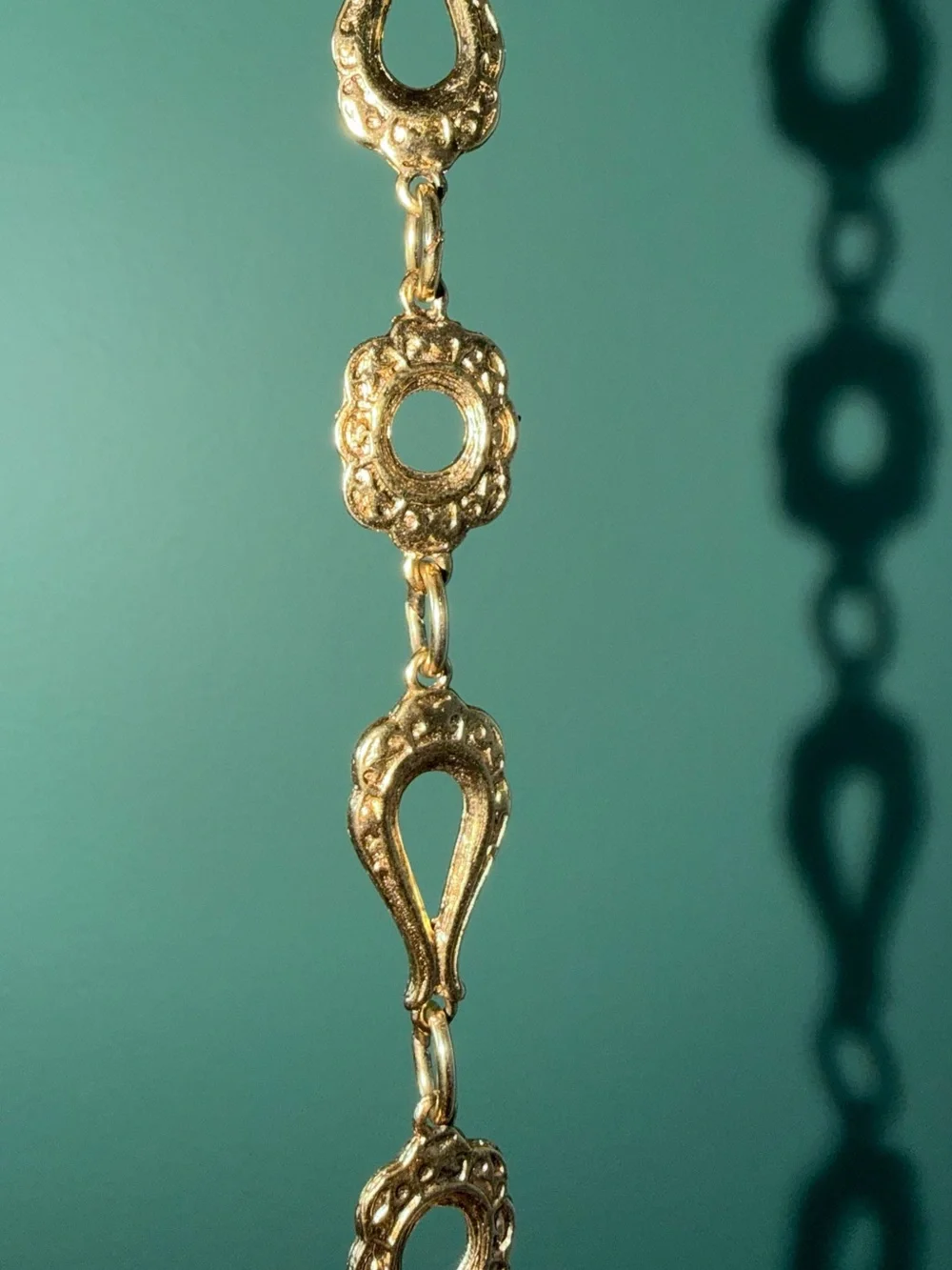 Crown Trifari elegant gold